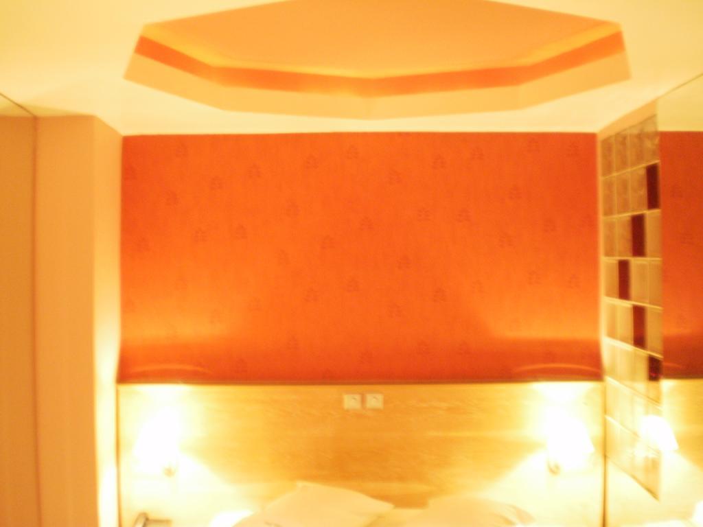 Hotel Niki Pireus Rum bild