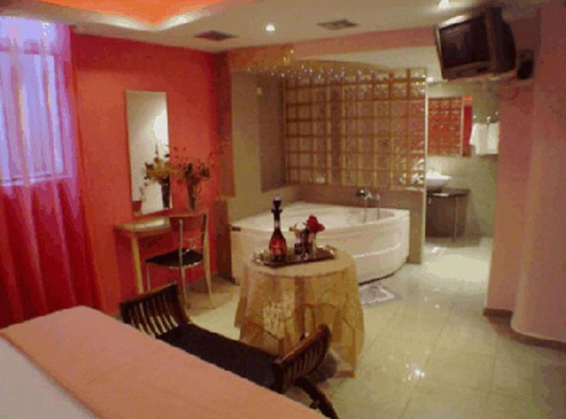 Hotel Niki Pireus Rum bild